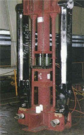 Loading test for a vertical lifting tool arm